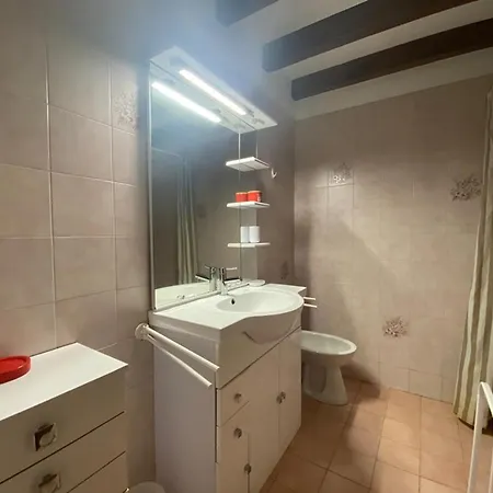 Hébergement de vacances Maison Cosy 5 Pers Proche Avec Jardin, Animaux Admis - Fr-1-413-120